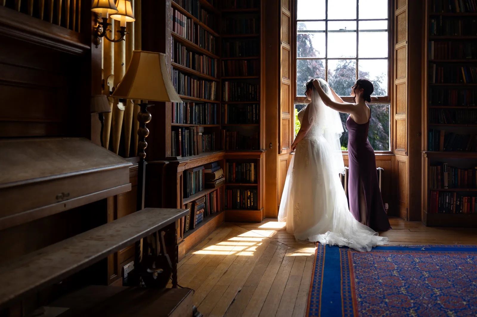 carberry tower wedding photo bride getting ready in edinburgh