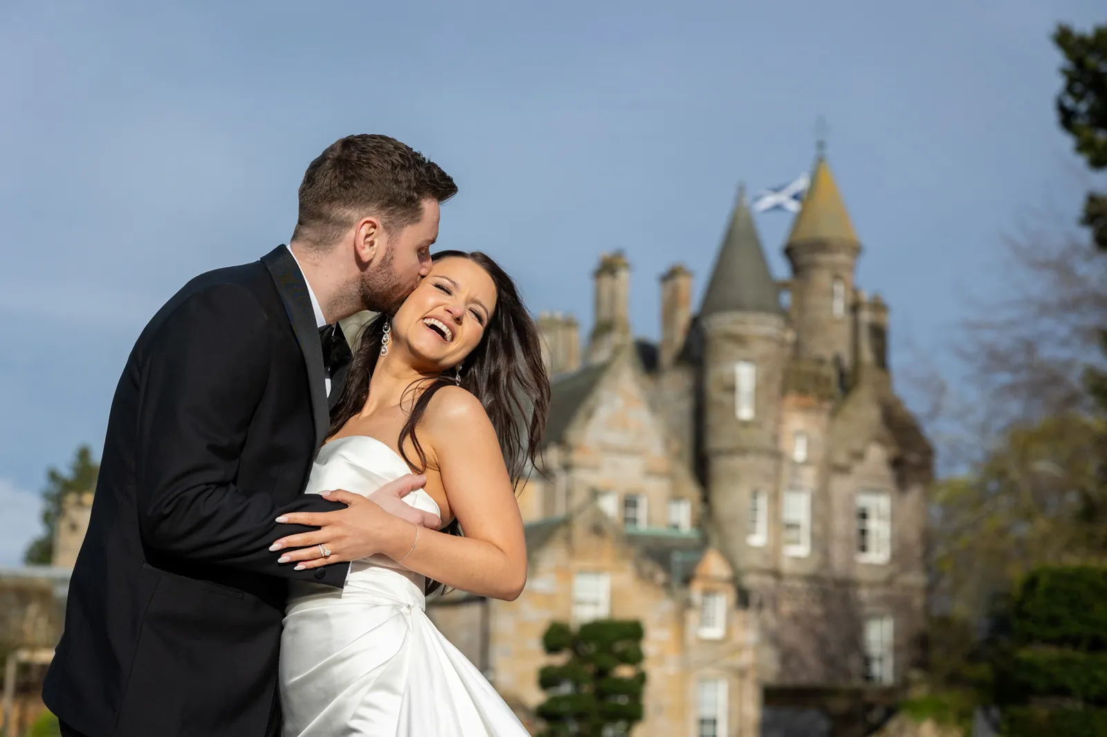 carlowrie castle wedding photo of couple