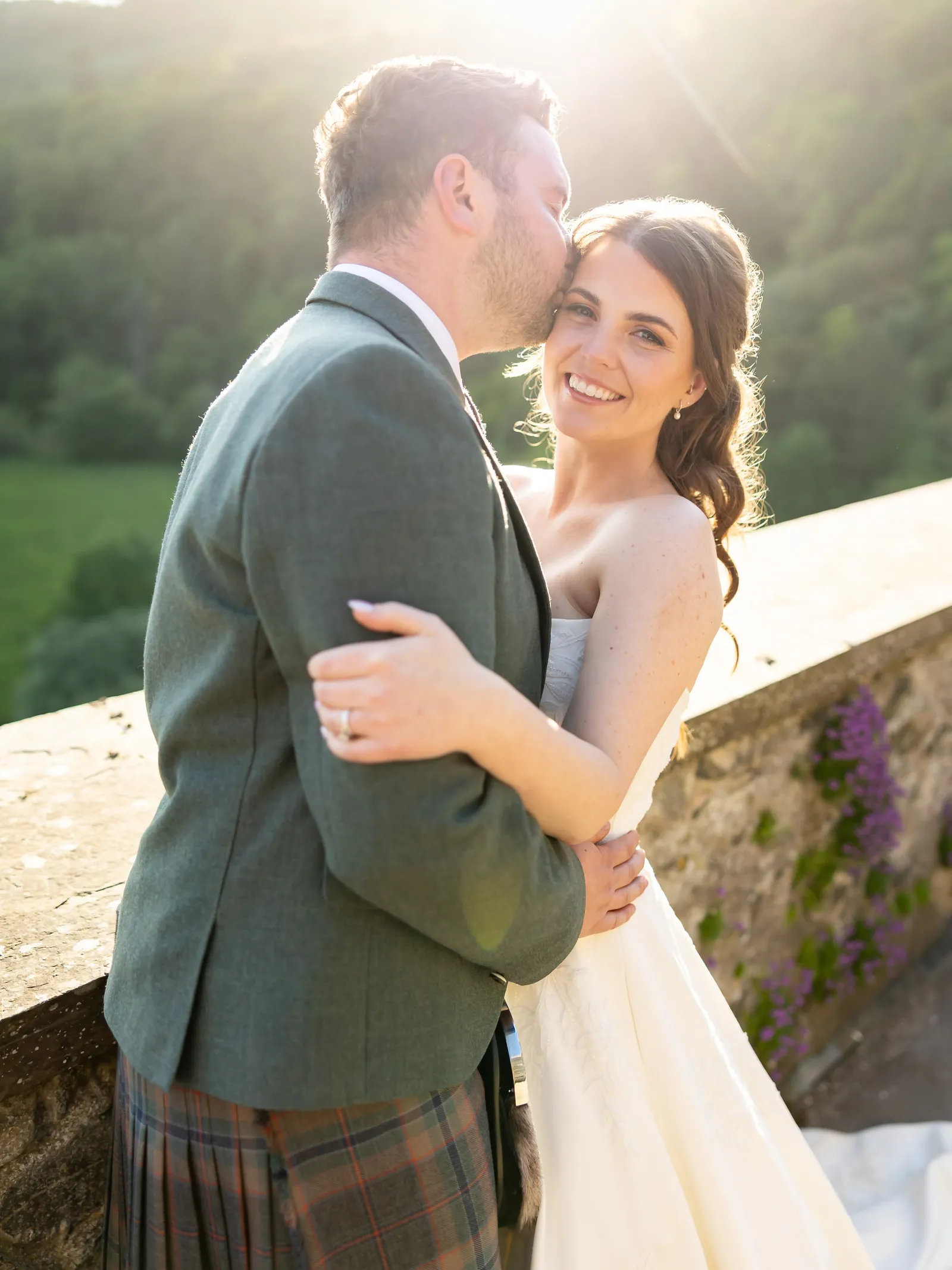 Rachael & Chris ✨ Neidpath Castle   What an incredible day from start to fini...